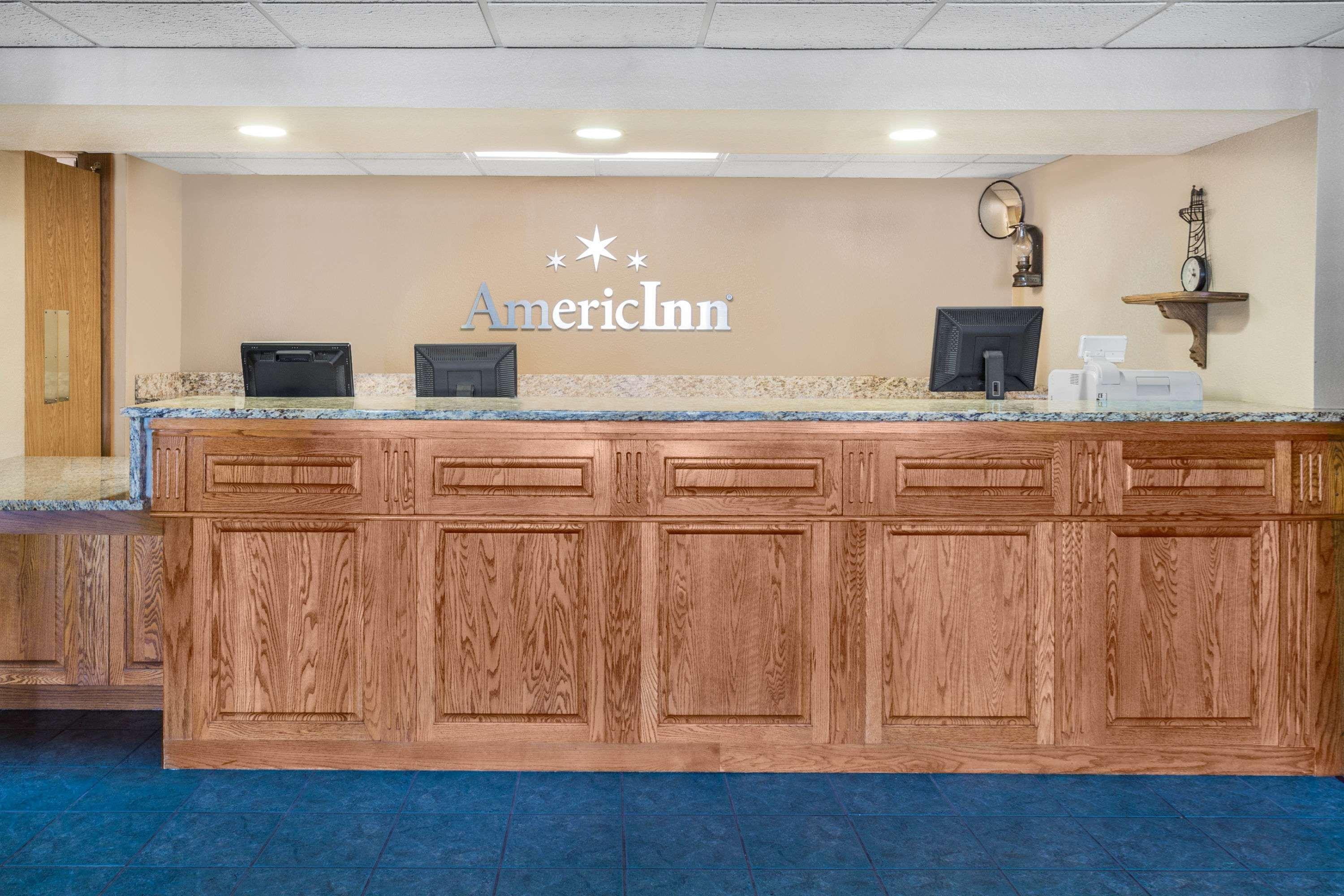 Americinn By Wyndham Menominee Экстерьер фото
